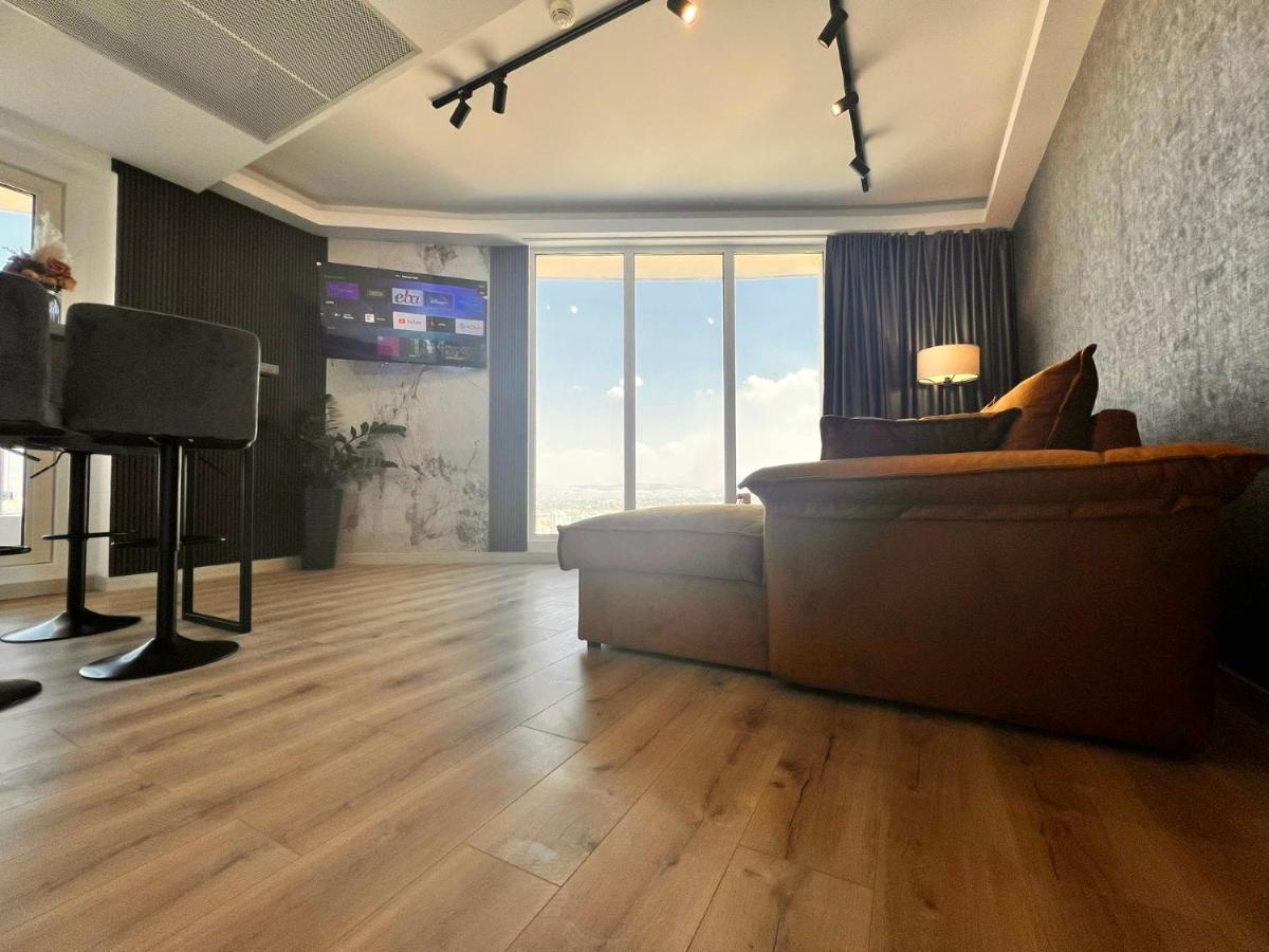 Alfred Sky Smart Apartment 29Th Spa Included Skopje Exterior foto