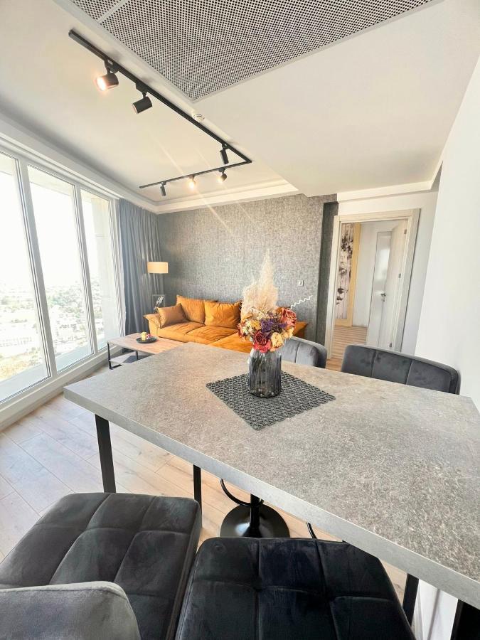 Alfred Sky Smart Apartment 29Th Spa Included Skopje Exterior foto